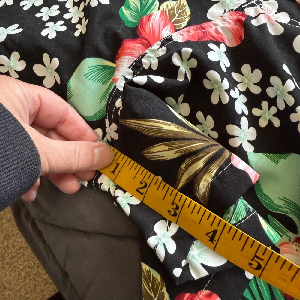 Raya Sun Board Shorts Women‎ XL Black Red Hibiscus Tropical Floral Cargo Pocket